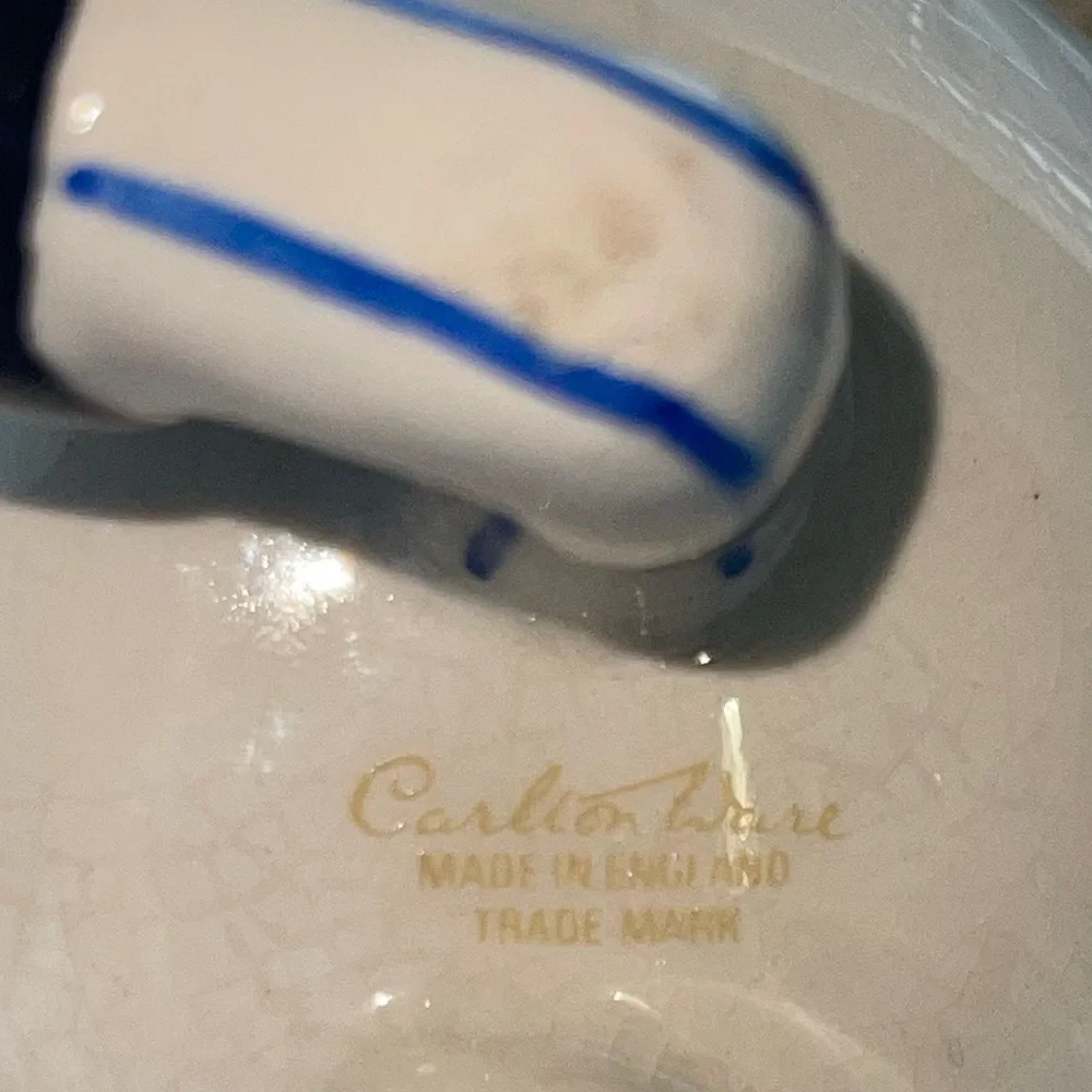 Carlton Ware  - Silver Jubilee‎ Commemorative Kneeling Mug Queen Elizabeth II